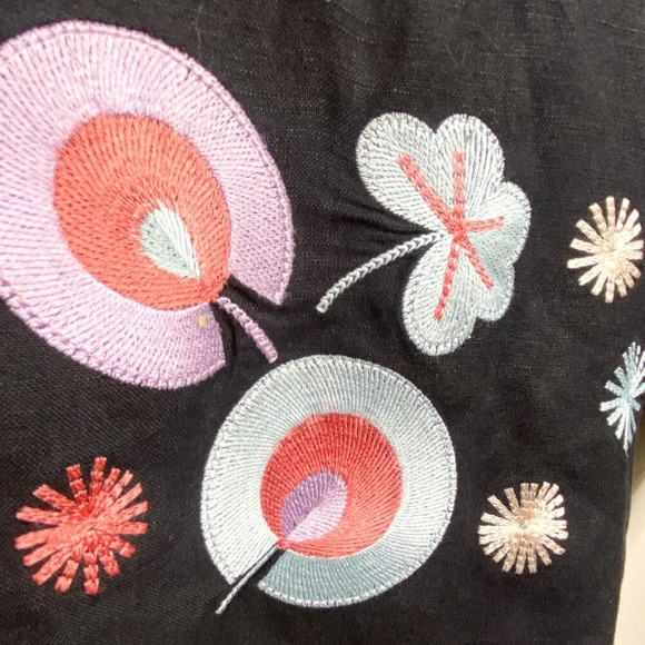 Larry Levine Petite 10P Black Embroidered Linen Blend Cropped Pants Floral Boho - Picture 3 of 12